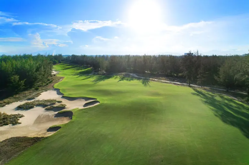 Sân gôn Legend Danang Golf Resort